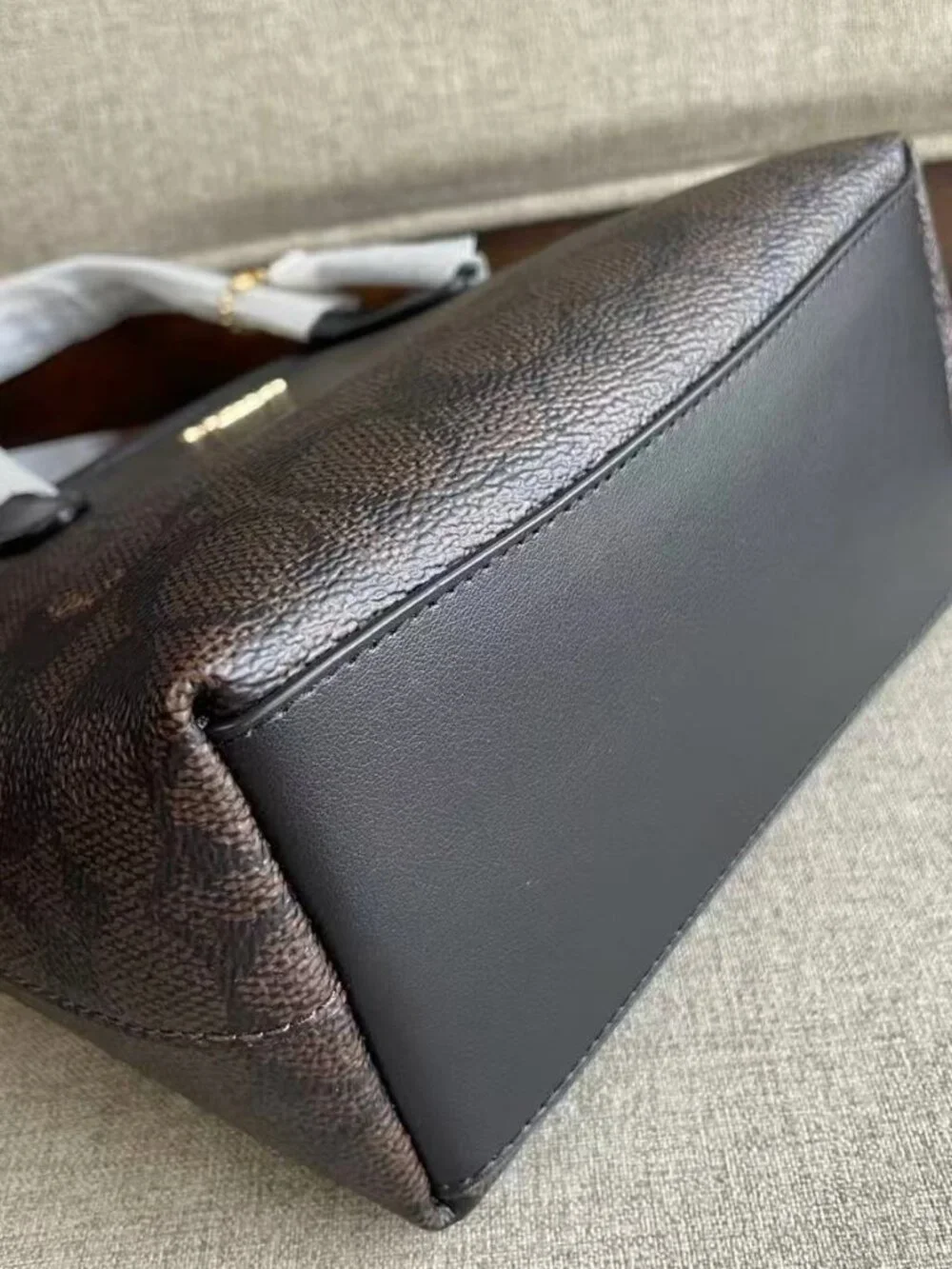 Coach nwt city